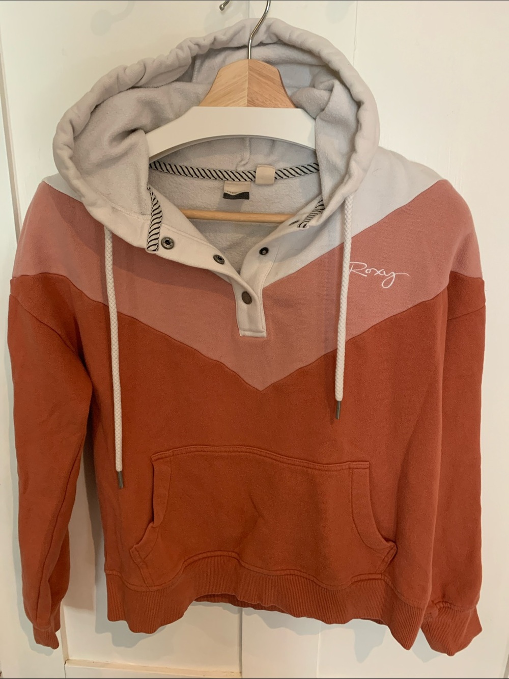 Roxy Men's Colorblock Crewneck Hoodie in Rust, Blush & Cream